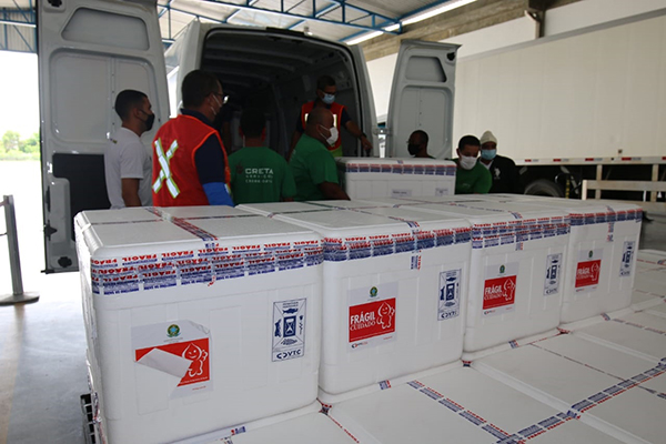 Bahia receberá mais duas remessas de vacinas contra a Covid-19 neste sábado Bahia receberá mais duas remessas de vacinas contra a Covid-19 neste sábado
