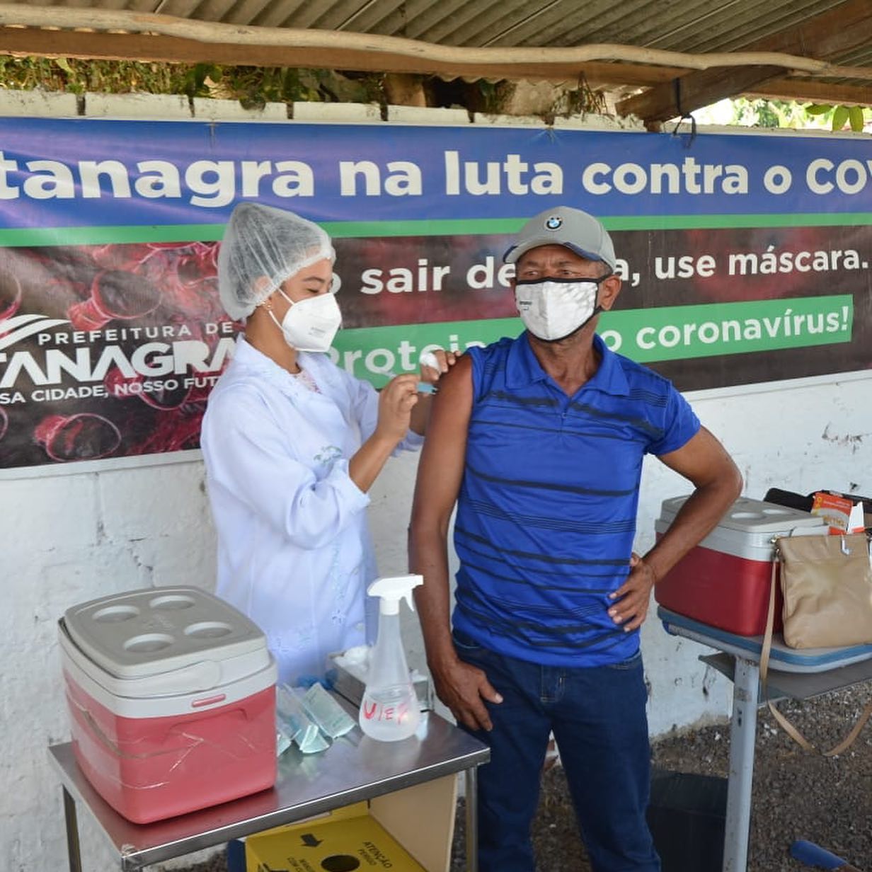 Foram contratados pelo município 30 bombeiros civis para o ordenamento e higienização de locais com concentração de pessoas Foram contratados pelo município 30 bombeiros civis para o ordenamento e higienização de locais com concentração de pessoas