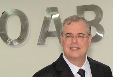 Apesar de ocupar a vice-presidência, Viana declara oposição ao atual presidente, Felipe Santa Cruz