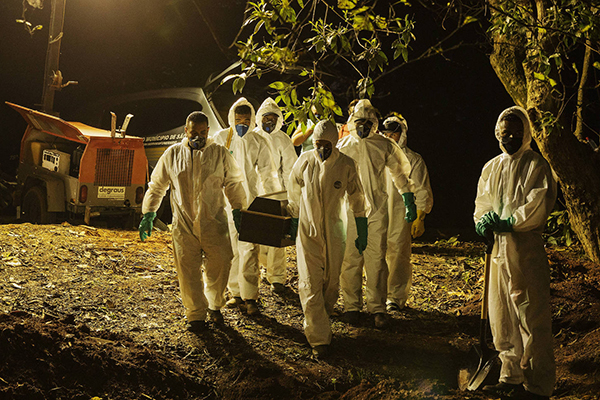 Brasil registrou 886 mortes por Covid, nesta sexta-feira (30)