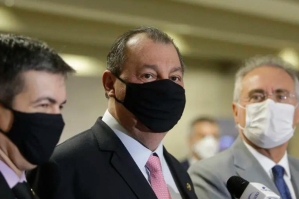 Randolfe, vice-presidente da comissão, Aziz, presidente, e Renan, relator da CPI da Covid
