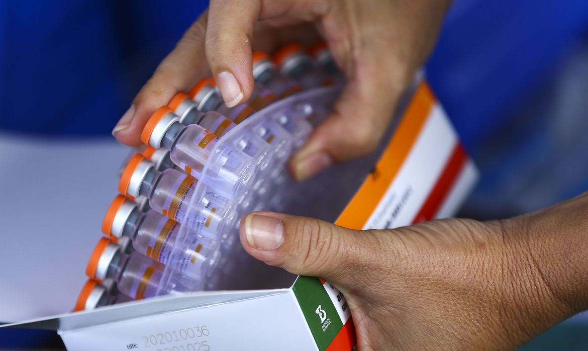 Em Camaçari, vacinação contra Covid-19 segue para o público acima de 35 anos que tem comorbidades