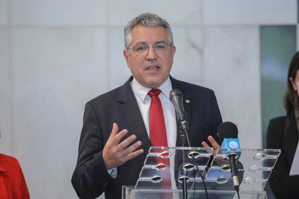 O deputado federal Alexandre Padilha (PT-SP) durante entrevista coletiva na Câmara