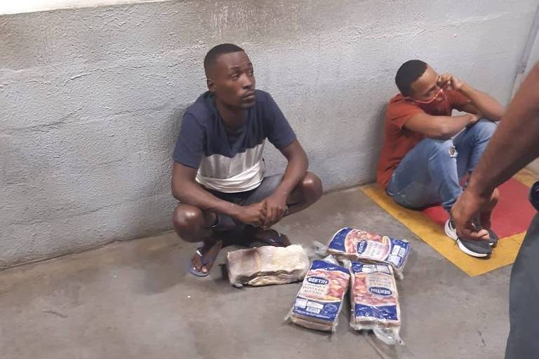 Bruno e Ian Barros da Silva, mortos horas depois de furtarem carnes em um supermercado de Salvador Bruno e Ian Barros da Silva, mortos horas depois de furtarem carnes em um supermercado de Salvador