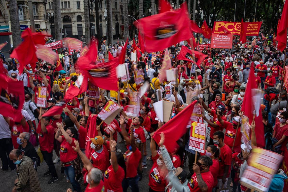 Movimentos sociais e partidos discutem estratégia sob temor de críticas por furarem isolamento social