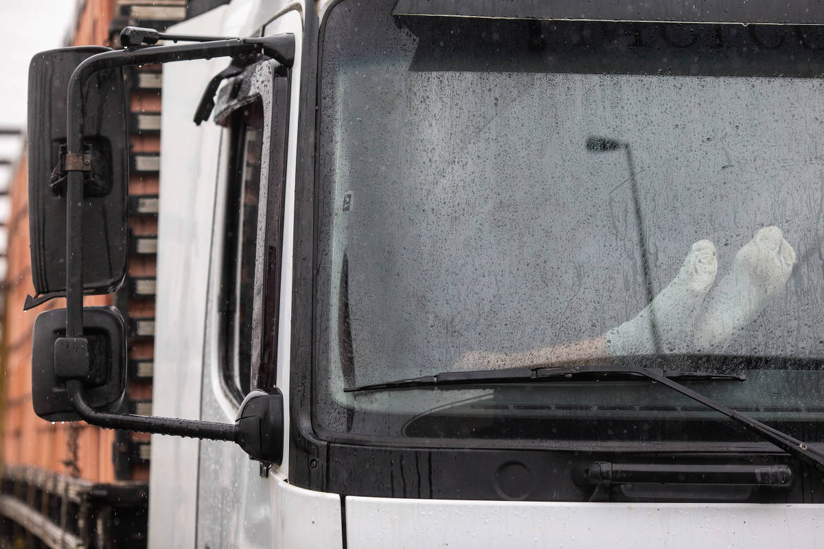 Categoria foi inserida na lista de prioridades, mas reclama não haver previsão para imunização