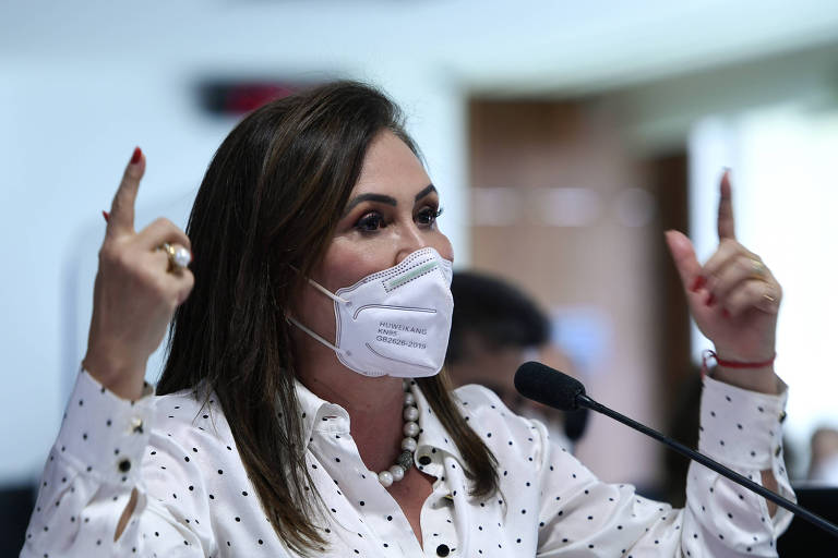 A senadora Kátia Abreu (PP-TO) durante sua fala na sessão da CPI em que ocorre o depoimento de Ernesto Araújo