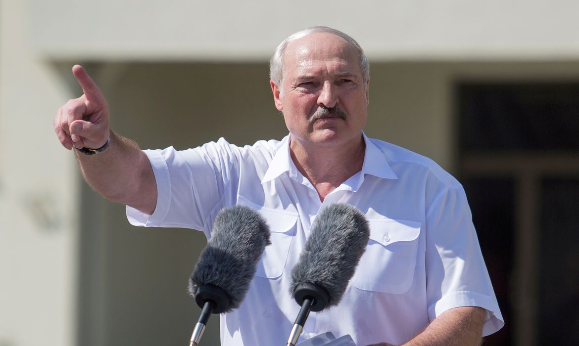 Presidente Alexander Lukashenko disse que agiu legalmente Presidente Alexander Lukashenko disse que agiu legalmente