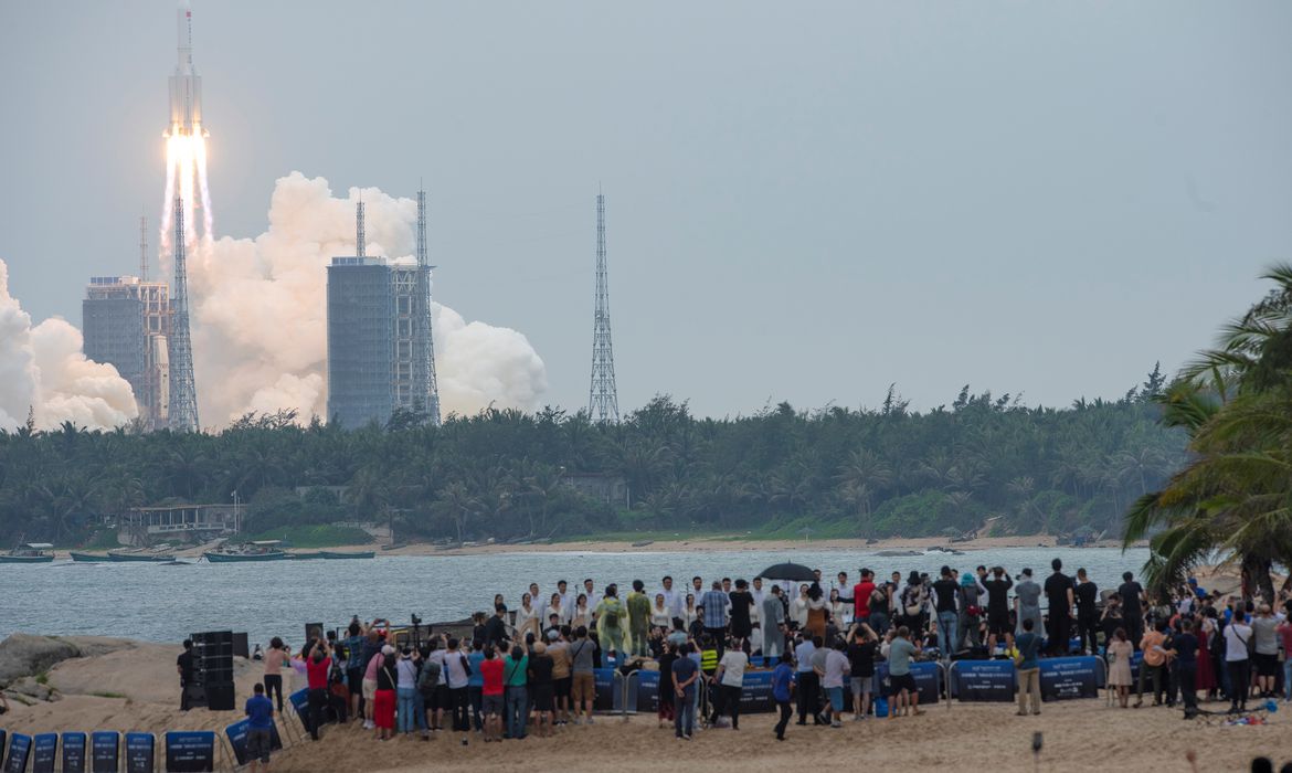 Tianzhou-2 leva provisões a astronautas, além de combustível Tianzhou-2 leva provisões a astronautas, além de combustível
