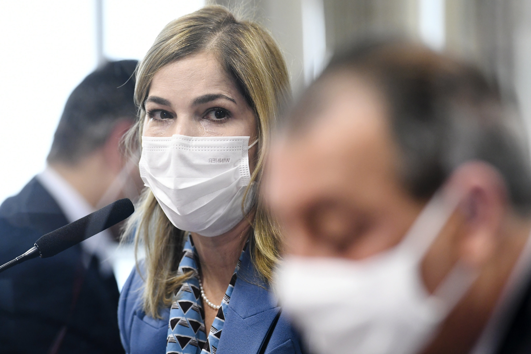 Mayra Pinheiro afirmou que ninguém no governo defendeu essa tese para ela e que ela própria não se recorda de ter se manifestado sobre o assunto Mayra Pinheiro afirmou que ninguém no governo defendeu essa tese para ela e que ela própria não se recorda de ter se manifestado sobre o assunto
