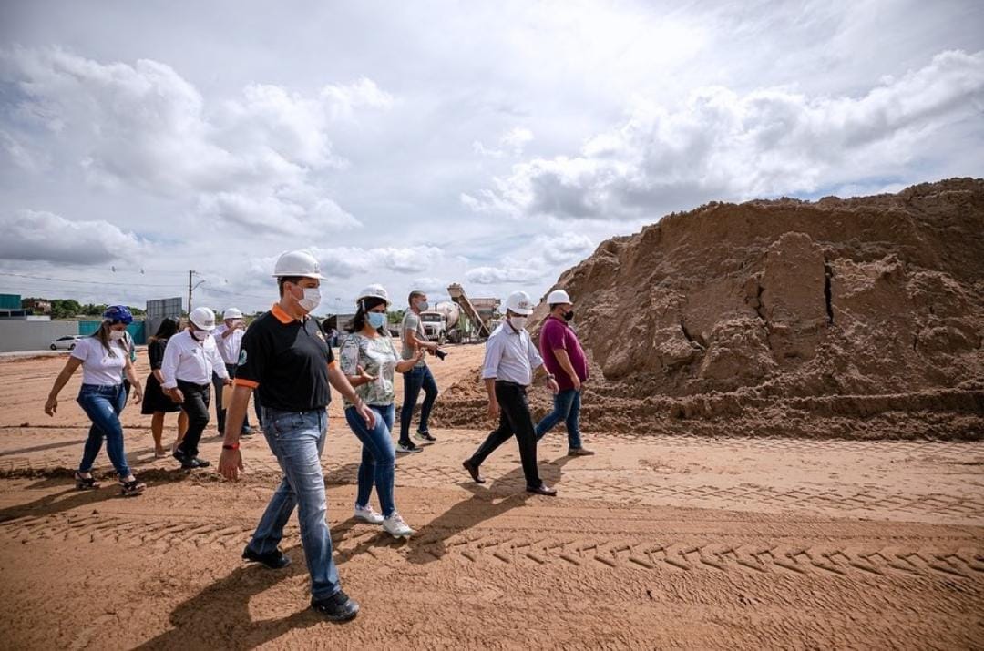Na imagem, o prefeito de Camaçari, Elinaldo Araújo, do DEM