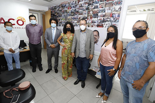 O deputado estadual Jacó (PT) recebeu em seu gabinete, a modelo Thásilla Brandão, 18 anos, acompanhada da mãe, Joseane Brandão, e do advogado Marinho Soares O deputado estadual Jacó (PT) recebeu em seu gabinete, a modelo Thásilla Brandão, 18 anos, acompanhada da mãe, Joseane Brandão, e do advogado Marinho Soares