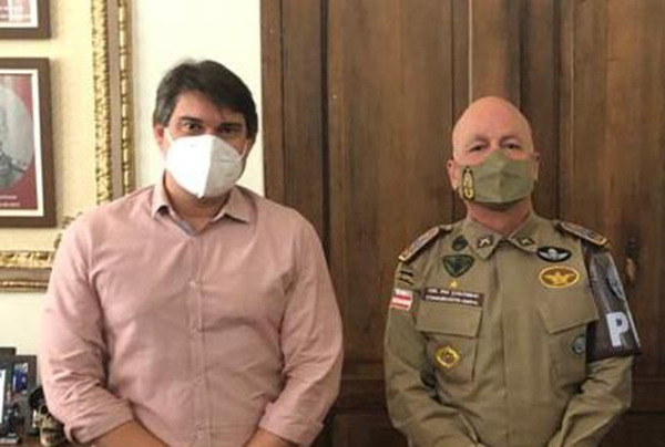 O deputado estadual Niltinho (PP) e o comandante-geral da Polícia Militar, coronel Paulo Coutinho