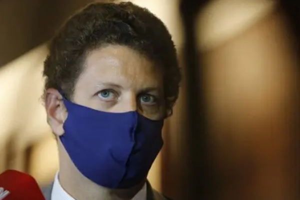 Ex-ministro também divulgou informação falsa atribuída à CNN