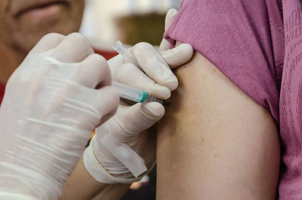 SP planeja vacinar adolescentes de 12 a 17 anos contra Covid e adiantar final da imunização