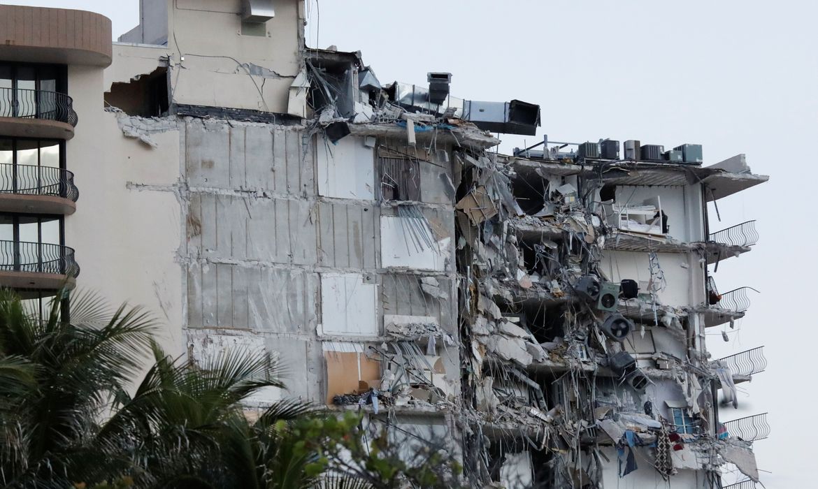 Até agora foram confirmadas 12 mortes e 149 desaparecidos Até agora foram confirmadas 12 mortes e 149 desaparecidos