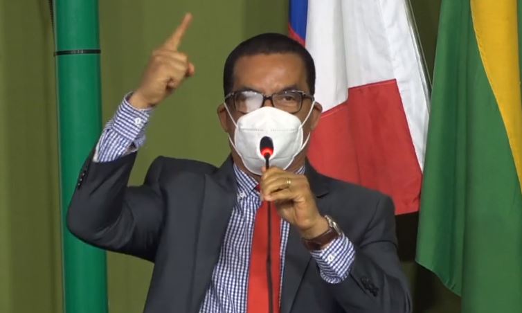 O vereador democrata disse que, na eleição passada, teve ação de subprefeito para tirar seu mandato
