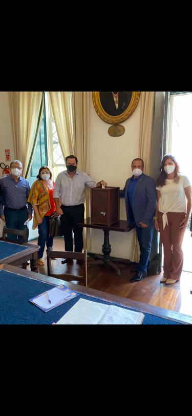 O resultado oficial deve ser anunciado no início da noite desta quinta O resultado oficial deve ser anunciado no início da noite desta quinta