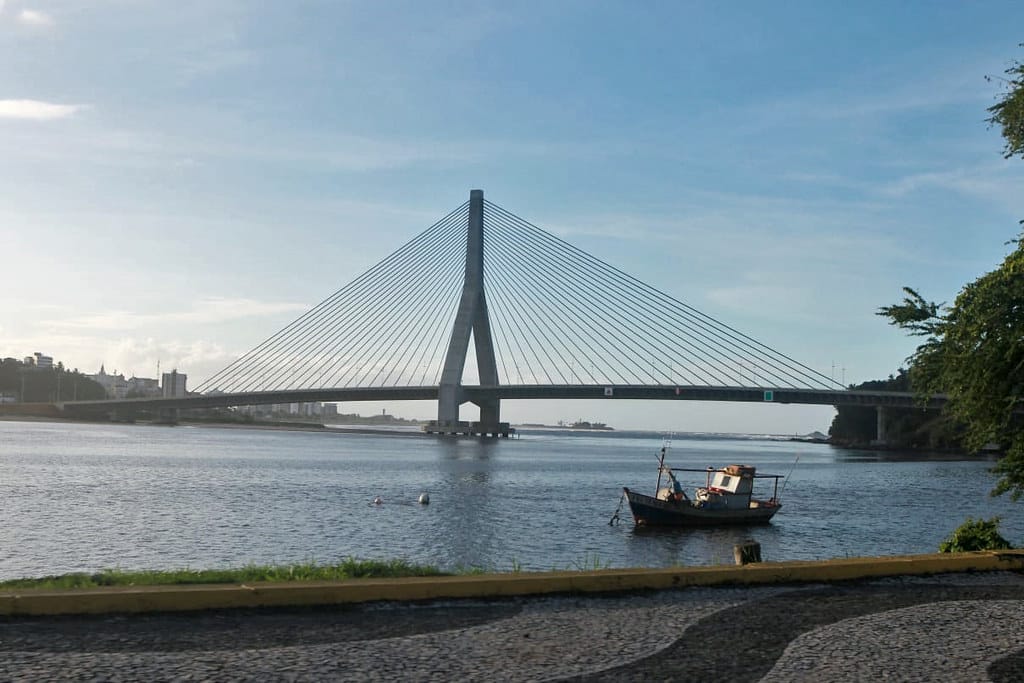 Primeira ponte estaiada da Bahia, a obra recebeu investimentos de cerca de R$ 100 milhões Primeira ponte estaiada da Bahia, a obra recebeu investimentos de cerca de R$ 100 milhões