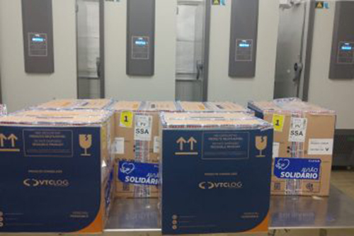 Vacinas serão distribuídas para os municípios baianos, onde serão destinadas para a primeira aplicação