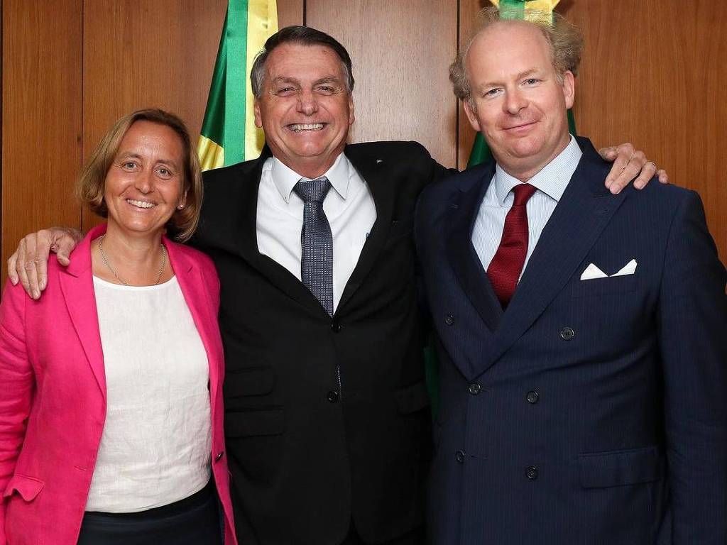 Bolsonaro e Beatrix von Storch, vice-líder do partido de ultradireita AfD Bolsonaro e Beatrix von Storch, vice-líder do partido de ultradireita AfD