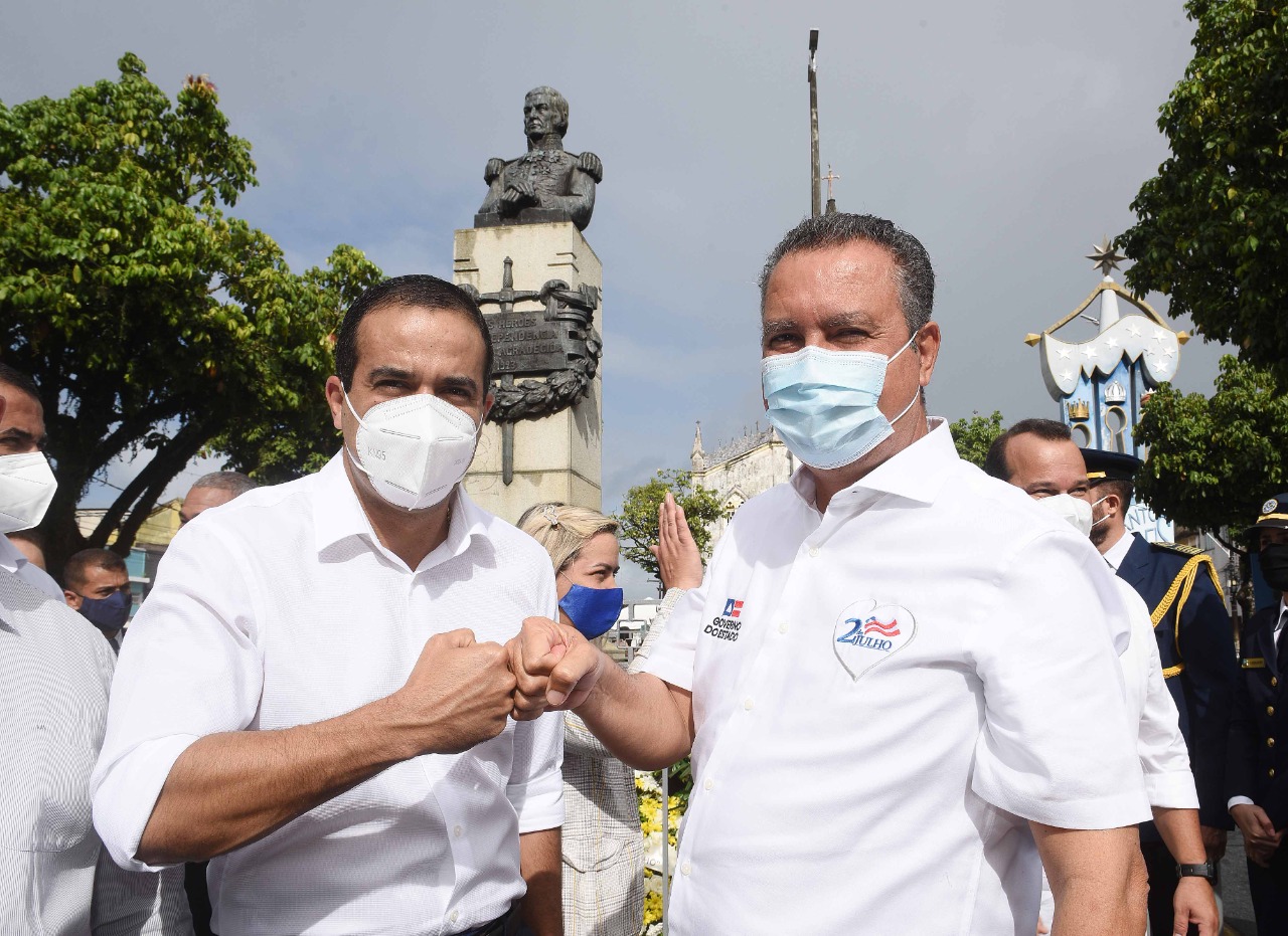 Ontem, um intenso temporal atingiu a cidade do Rio de Janeiro, provocando deslizamentos de terra em vários morros e alagamentos com fortes correntezas nas ruas