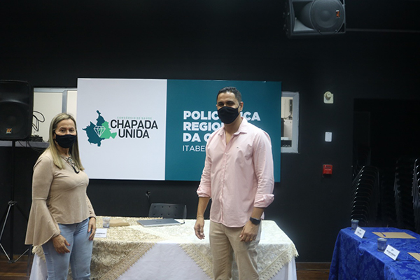 A prefeita de Mucugê, Ana Medrado (DEM), e o prefeito de Itaberaba, Ricardo MAscarenhas A prefeita de Mucugê, Ana Medrado (DEM), e o prefeito de Itaberaba, Ricardo MAscarenhas