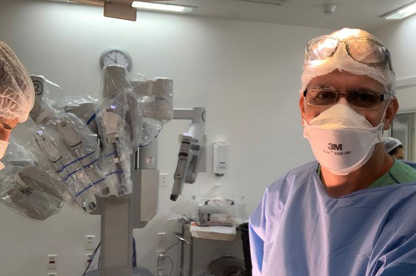 Além da cirurgia, a radioterapia e a terapia hormonal são as opções utilizadas no tratamento do câncer de próstata Além da cirurgia, a radioterapia e a terapia hormonal são as opções utilizadas no tratamento do câncer de próstata