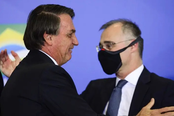 Presidente Jair Bolsonaro (sem partido) e o titular da Advocacia-Geral da União, André Mendonça Presidente Jair Bolsonaro (sem partido) e o titular da Advocacia-Geral da União, André Mendonça