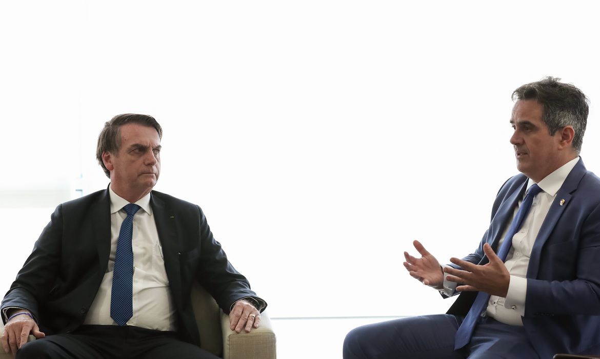 Após já ter negociado com nove partidos, chefe do Executivo ainda não fechou acordo com nenhum Após já ter negociado com nove partidos, chefe do Executivo ainda não fechou acordo com nenhum