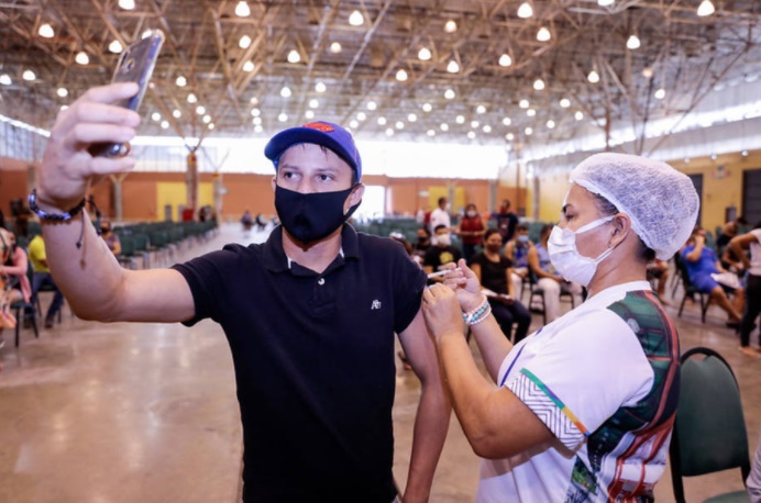 Vacinação contra covid-19 realizada pela prefeitura de Manaus nesta terça-feira (6)