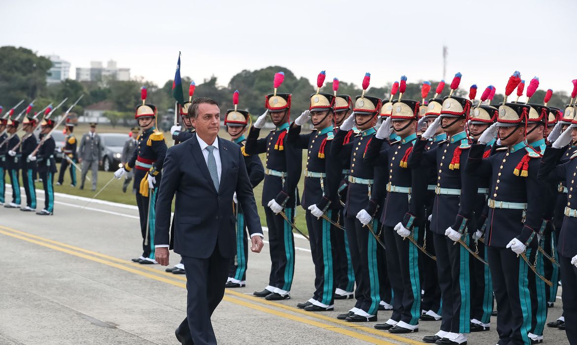 Cerimônia de Entrega de Espadim aos Cadetes da Turma Bicentenário do General João Manoel Menna Barreto.
