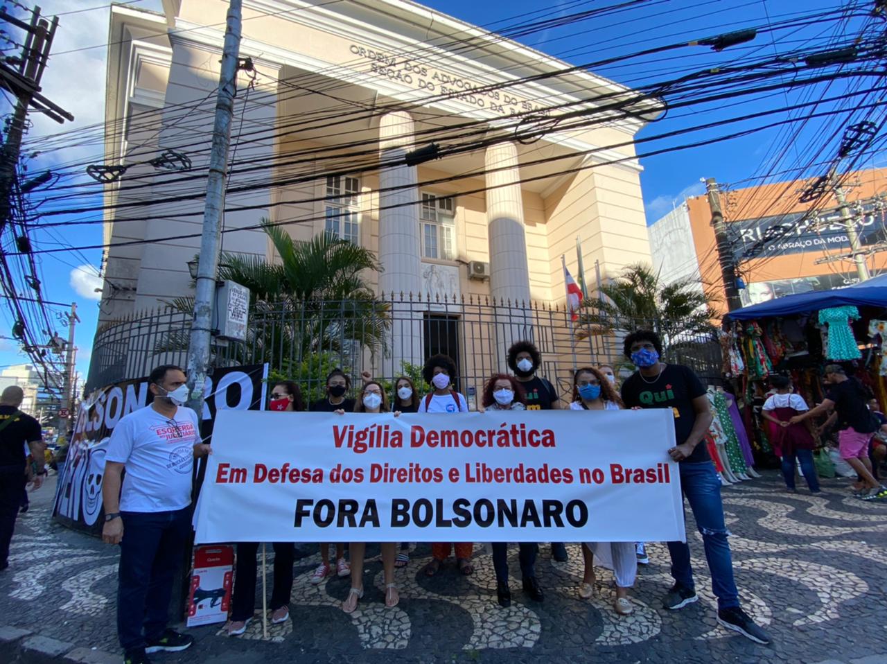 Grupo defende que a Ordem Nacional se posicione de maneira firme pelo afastamento do chefe do Executivo Grupo defende que a Ordem Nacional se posicione de maneira firme pelo afastamento do chefe do Executivo