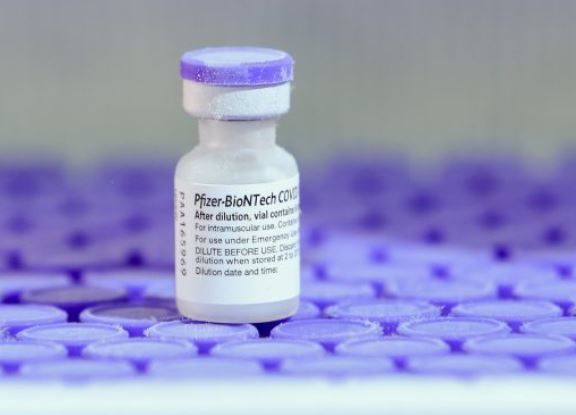 Pfizer anuncia parceria com farmacêutica brasileira para fazer vacina da Covid