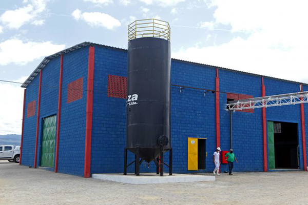 Frigorífico inaugurado na idade de Andaraí, na Chapada Diamantina