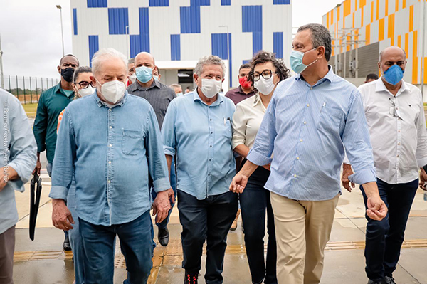 O ex-presidente Lula, o secretário Luiz Caetano e o governador Rui Costa 