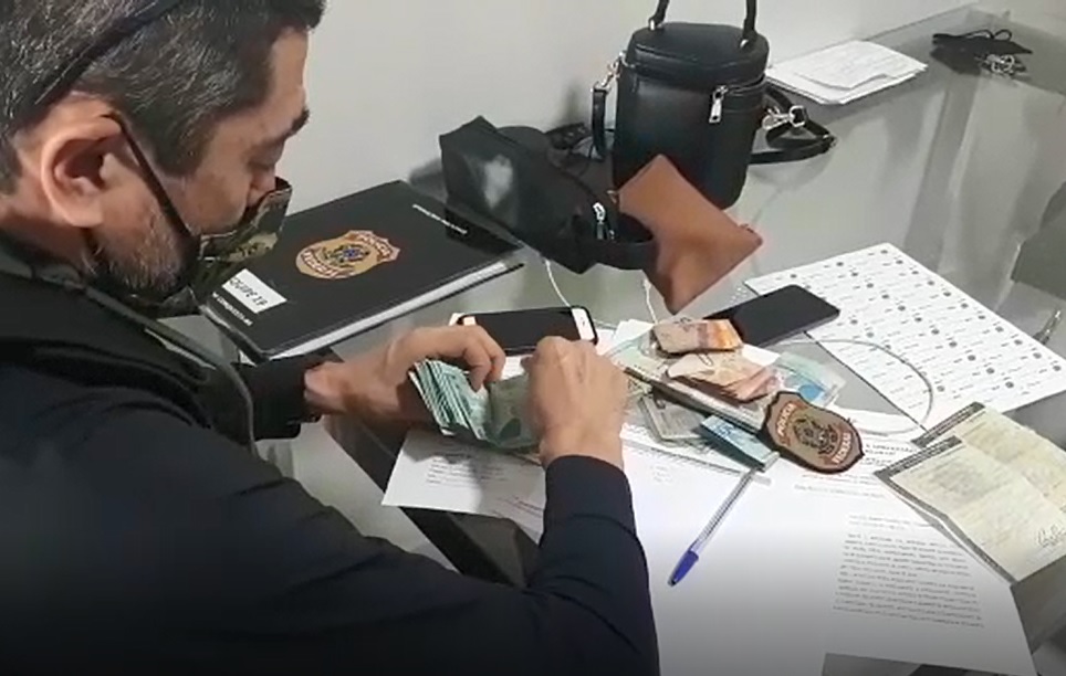 A operação foi realizada na manhã desta terça-feira