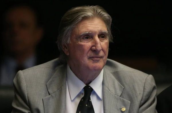 O cantor sertanejo Sérgio Reis O cantor sertanejo Sérgio Reis