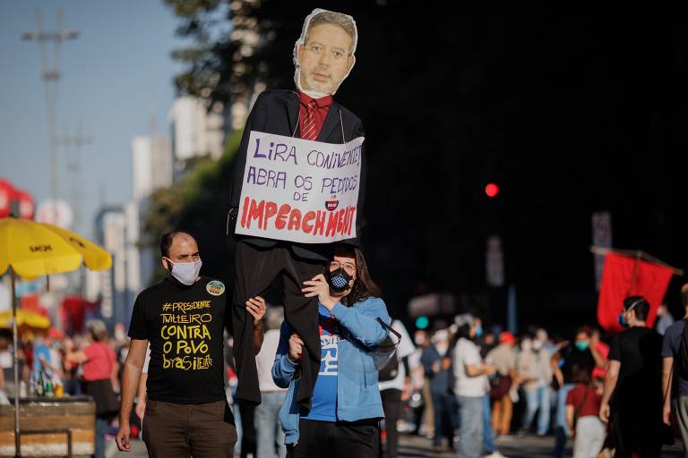Pesquisa mostra debandada de apoiadores, com parte expressiva mudando para Lula Pesquisa mostra debandada de apoiadores, com parte expressiva mudando para Lula