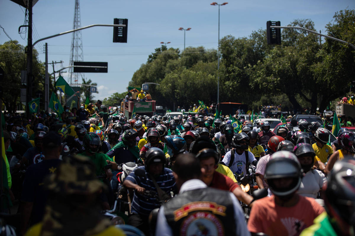 Manifestantes participam de ato a favor de Bolsonaro no centro de Boa Vista na manhã desta terça (7) Manifestantes participam de ato a favor de Bolsonaro no centro de Boa Vista na manhã desta terça (7)