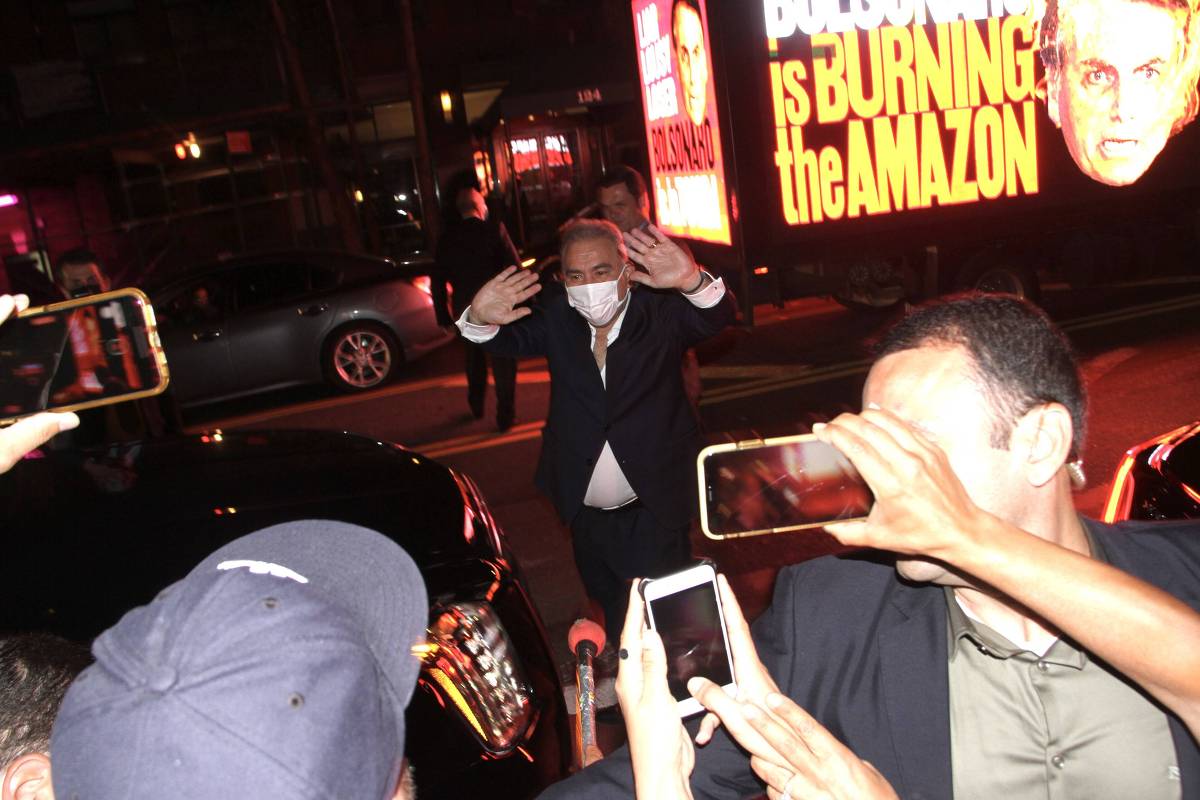 Isolado em quarentena em NY, ministro concentra esforços em pauta sensível ao bolsonarismo e ofusca avanços na vacinação Isolado em quarentena em NY, ministro concentra esforços em pauta sensível ao bolsonarismo e ofusca avanços na vacinação