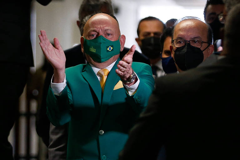 O empresário Luciano Hang chega para prestar depoimento à CPI da Covid