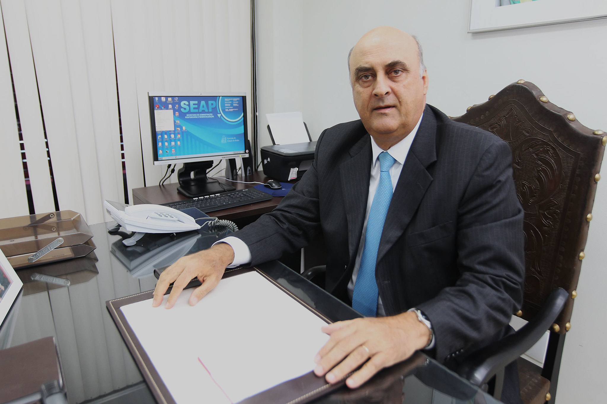 Nestor Duarte Neto entregou hoje sua carta de demissão ao governador da Bahia Nestor Duarte Neto entregou hoje sua carta de demissão ao governador da Bahia