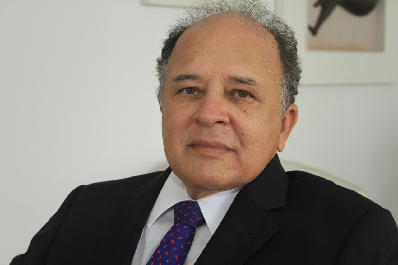 Advogado e ex-presidente da OAB, Dinailton Oliveira