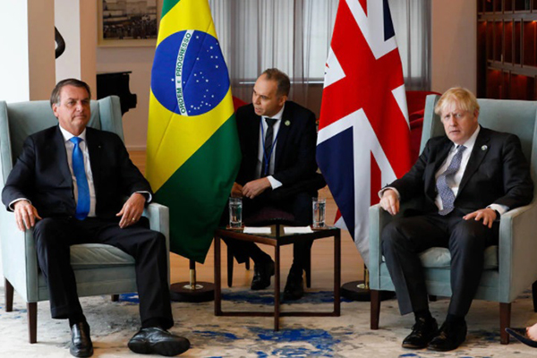 O presidente do Brasil Jair Bolsonaro e o primeiro-ministro do Reino Unido Boris Johnson, em encontro em Nova York O presidente do Brasil Jair Bolsonaro e o primeiro-ministro do Reino Unido Boris Johnson, em encontro em Nova York