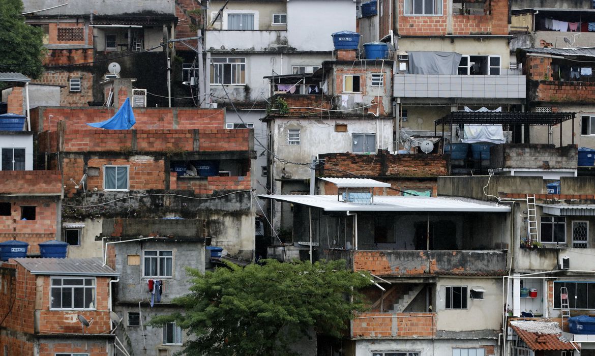 Alerta foi feito em debate para marcar centenário da UFRJ Alerta foi feito em debate para marcar centenário da UFRJ
