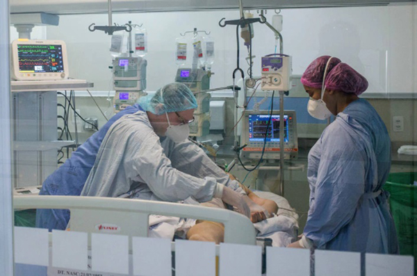 País chega a 587.847 óbitos e a 21.017.736 pessoas infectadas pelo Sars-CoV-2 País chega a 587.847 óbitos e a 21.017.736 pessoas infectadas pelo Sars-CoV-2