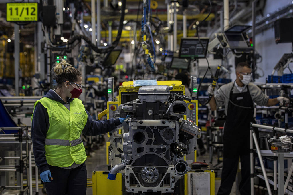 Imagens da fábrica da Scania, na área da montagem de motores veículares, marítimos e geradores de energia