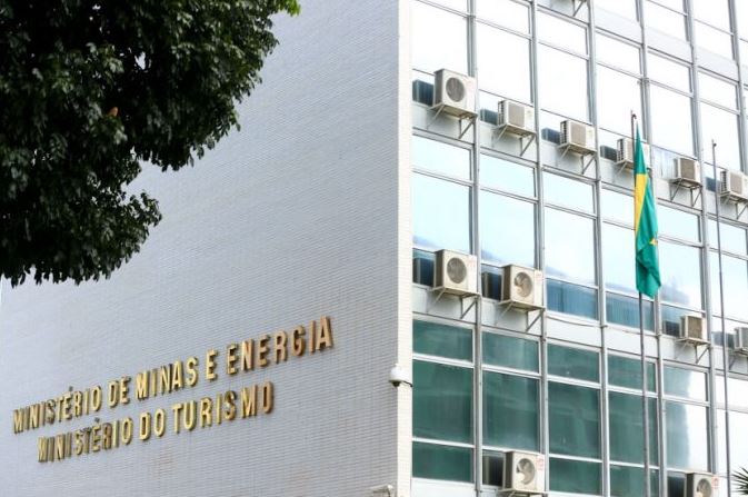 Empresa de irmãos Batista foi recebida 17 vezes em ministério antes de ser beneficiada pelo governo Empresa de irmãos Batista foi recebida 17 vezes em ministério antes de ser beneficiada pelo governo