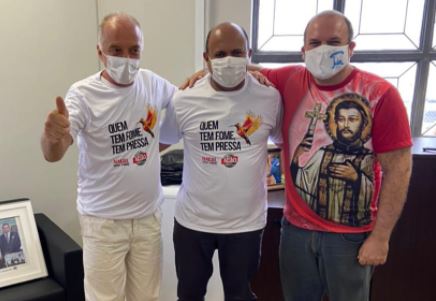 Raimundo Bandeira (Ação Cidadania), secretário Kiki Bispo (Combate à Pobreza) e José Lopes (Instituto São Francisco Xavier)